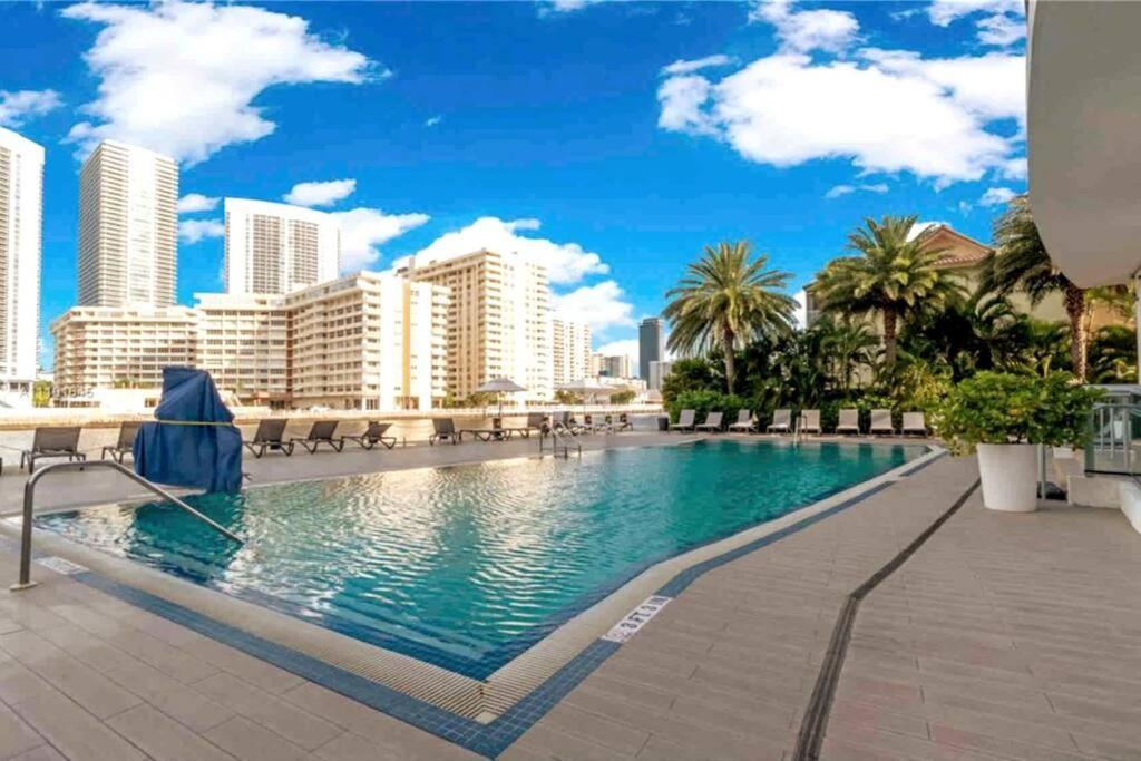 Beachwalk 1B 1B Incredible View Apartment 14 A Hallandale Beach Exterior photo